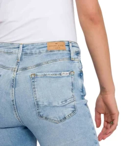 Coss Jeans Alan mit Skinny Fit in hellblauer Used Waschung