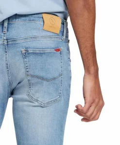 Cross Damien mit Slim Fit Jeans in hellblauer Waschung