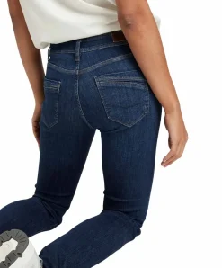 Cross Jeans Anya mit High Waist in mittelblauer Waschung
