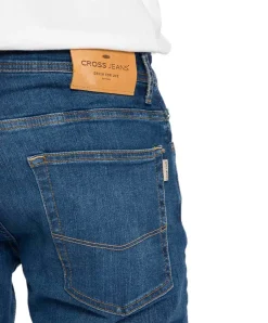 Cross Jeans Dylan mit Straight Leg in dunkler Verwaschung
