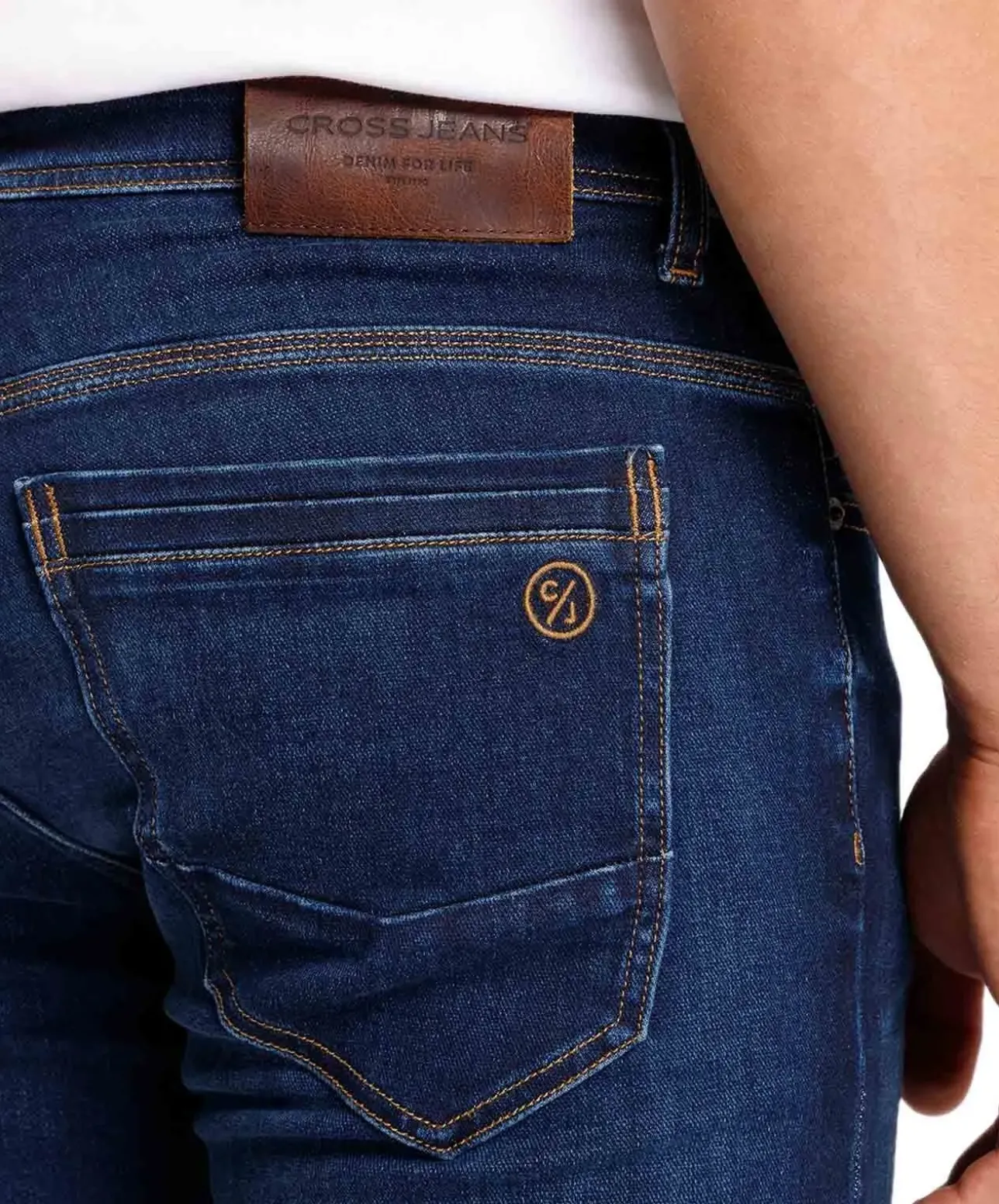 Cross Jeans Jimi im Slim Fit aus mittelblauem Sweat Denim
