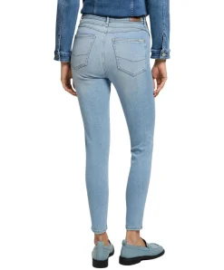 Cross Jeans Judy mit verkürzter Beinlänge in Hellblau