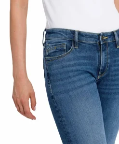 Cross Jeans Lauren mit hohem Bund in mittlerer Waschung