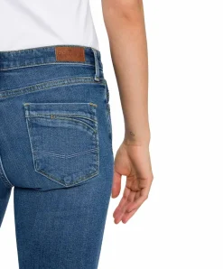 Cross Jeans Lauren mit hohem Bund in mittlerer Waschung
