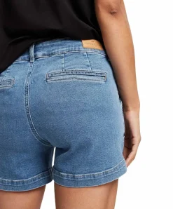 Cross Jeans Shorts Arya in Mittelblau