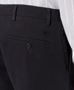 Dockers Chino Hose Alpha mit Tapered fit in schwarz