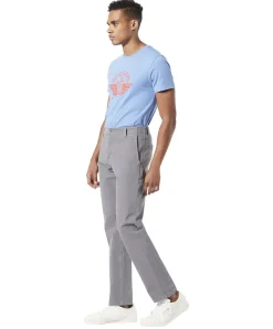 Dockers Chinohose Alpha aus hellgrauen Smart 360 Flex