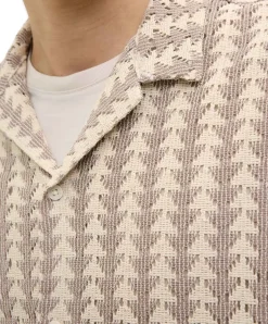 Jack & Jones Kurzarmhemd mit Resortkragen in Mocha Meringue