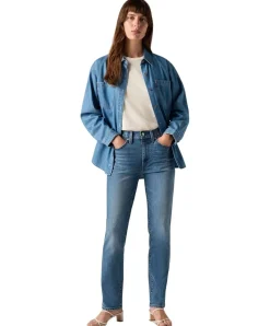 Levis 724 Jeans in mittelblauer Waschung mit hohem Bund