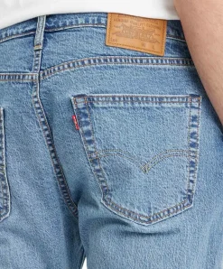 Levi’s 502 Jeans Tapered Fit in mittelblauer Waschung