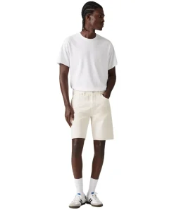 Levis 501 Jeansshorts in cremweiß mit geradem Schnitt