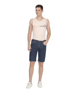 Levi's 405 Shorts aus mittelblauen Denim mit Stretch