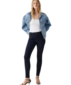 Levis 721 Skinny High Rise Jeans in Rinswash