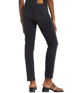 Levi’s 724 Straight Jeans mit hohem Bund in Never Forget