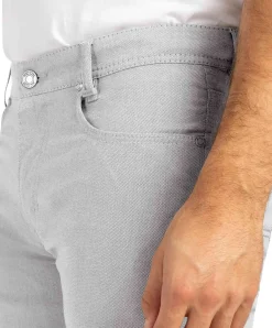 MAC Arne Hose in hellgrauer Färbung mit Wabenstruktur