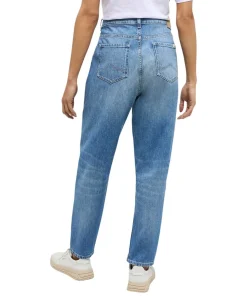 Mustang Charlotte Tapered im Mom Fit und hellblauer Waschung