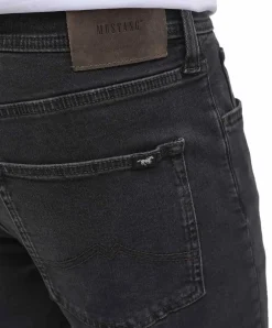 Mustang Orlando Slim Jeans im schwarzem Used Look