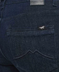 Mustang Shelby Skinny Jeans in Dunkelblauer Färbung