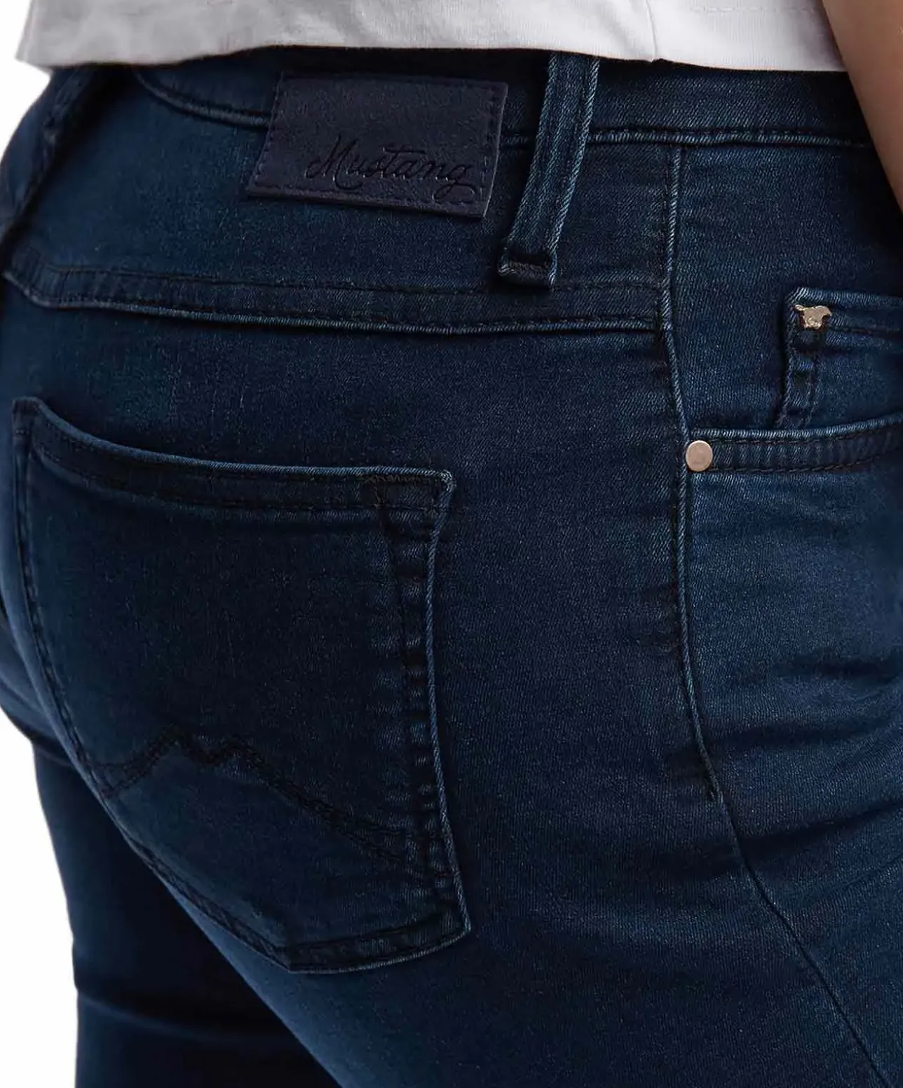 Mustang Sissy Slim Jeans in dunkler Stonewash-Optik