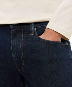 Mustang Tramper Jeans mit Straight Fit in dunkler Färbung