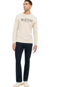 Mustang Tramper Jeans mit Straight Fit in dunkler Färbung