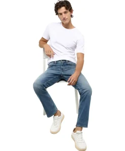 Mustang Tramper Straight Fit Jeans in mittelblauen Used Look