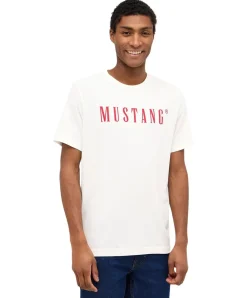 Mustang T-Shirt Print Austin in Cannoli Cream Färbung