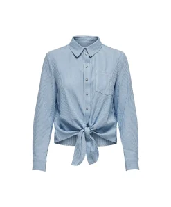 ONLY Lecey Bluse mit Hemdkragen in Hellblau und Brusttasche