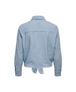 ONLY Lecey Bluse mit Hemdkragen in Hellblau und Brusttasche