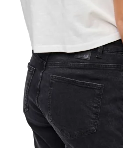 PIECES Kesia Mom-Fit Jeans in Schwarz mit Knöchellänge