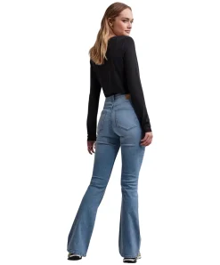 Pieces Peggy Jeans mit weitem Bein in hellem Used Look