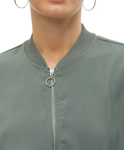 Vero Moda Kurze Bomberjacke Coco in Laurel Wreath