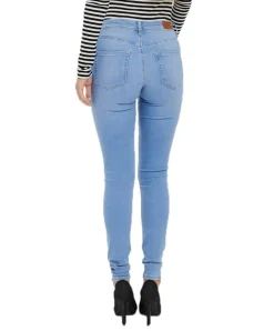 Vero Moda Lux Jeans Slim Fit in hellblauer Waschung