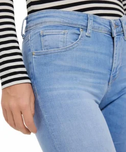 Vero Moda Lux Jeans Slim Fit in hellblauer Waschung