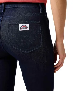 Wrangler Flare Jeans in Moonlight-Waschung mit High Waist