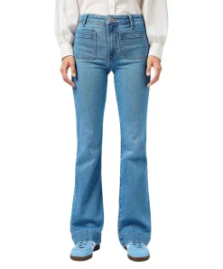 Wrangler Flare Jeans in Velvet Sky mit High Waist