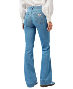 Wrangler Flare Jeans in Velvet Sky mit High Waist