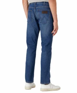 Wrangler Greensboro Jeans Straight Fit in Mittelblauer Optik