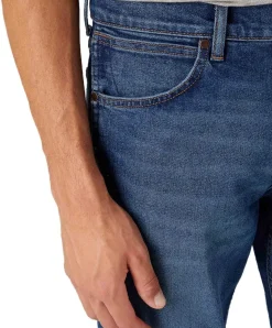 Wrangler Greensboro Jeans Straight Fit in Mittelblauer Optik
