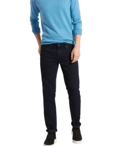 Wrangler Greensboro Jeans mit geradem Bein in Schwarzblau