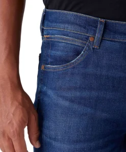 Wrangler Greensboro Jeans in indigoblauer Waschung