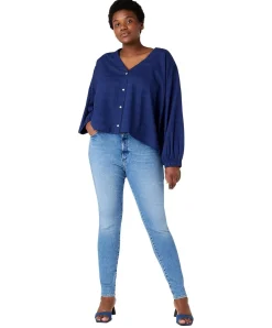 Wrangler High Rise Skinny Jeans in hellem River