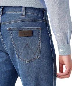 Wrangler Jeans Greensboro in hellblauem Bright Stroke