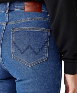 Wrangler Jeans Skinny Fit mit High Rise in blauem Camellia