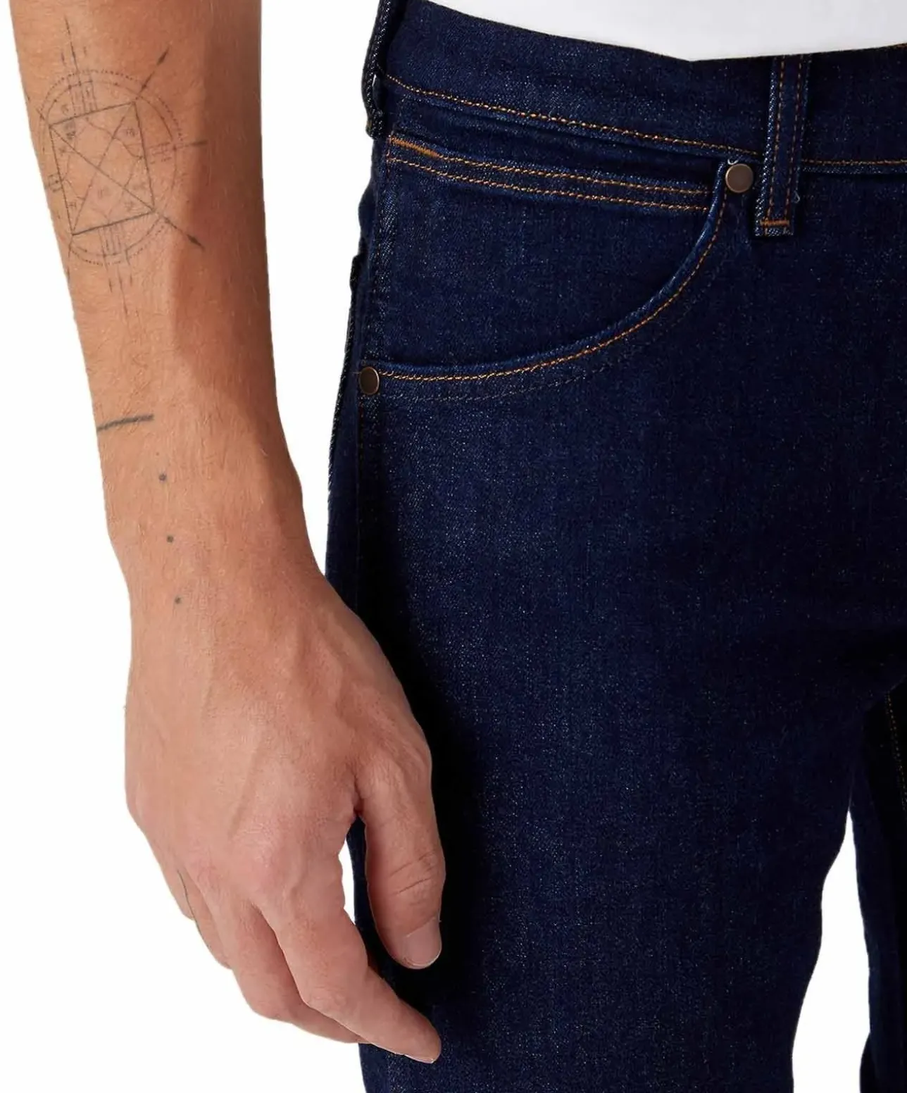 Wrangler Larston Jeans Slim Tapered Fit in Rinsewash