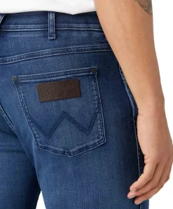 Wrangler Larston Jeans Tapered in Apollo Waschung