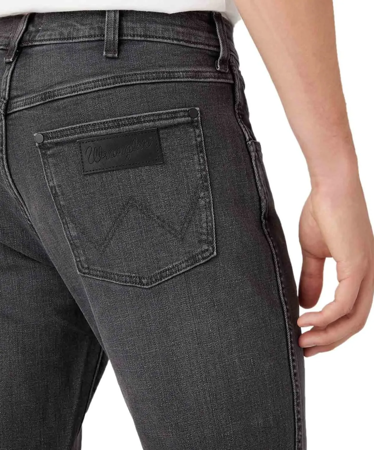 Wrangler Larston Jeans Tapered in Dunkelgrau