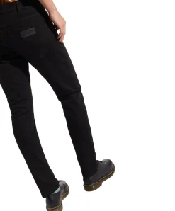 Wrangler Larston Slim Tapered Jeans in Schwarz