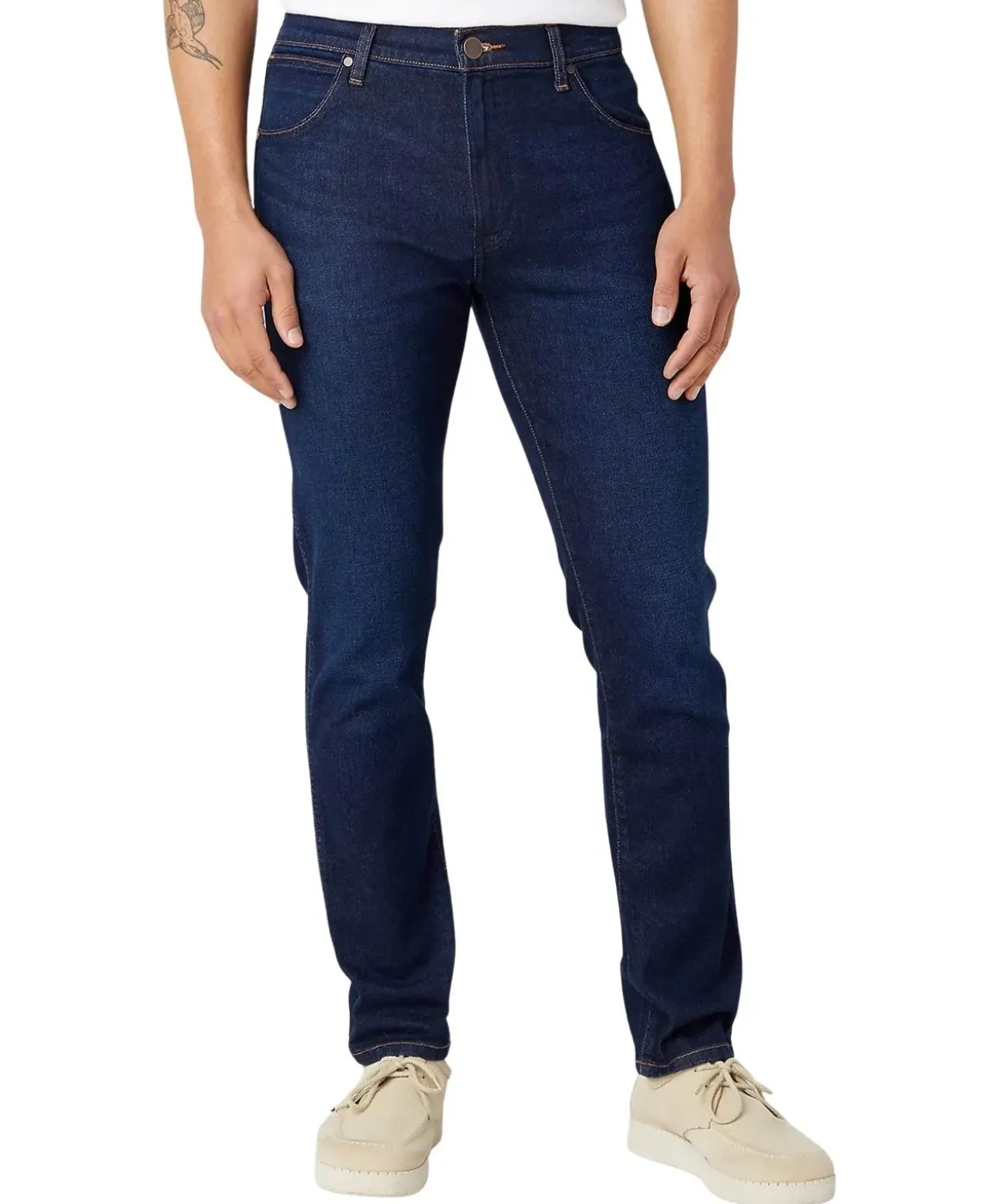 Wrangler Larston Slim Tapered Jeans in dunklem Stonewash