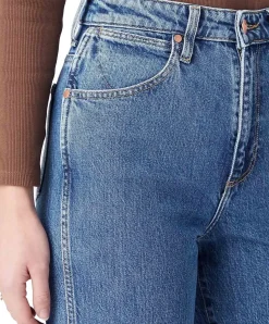 Wrangler Mom Jeans Straight Leg in Stonewash